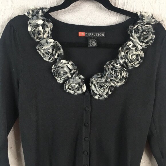 Vintage IB Diffusion Sweater Woemsn Small Black Cardigan Gray Rosettes Artsy - Picture 4 of 16
